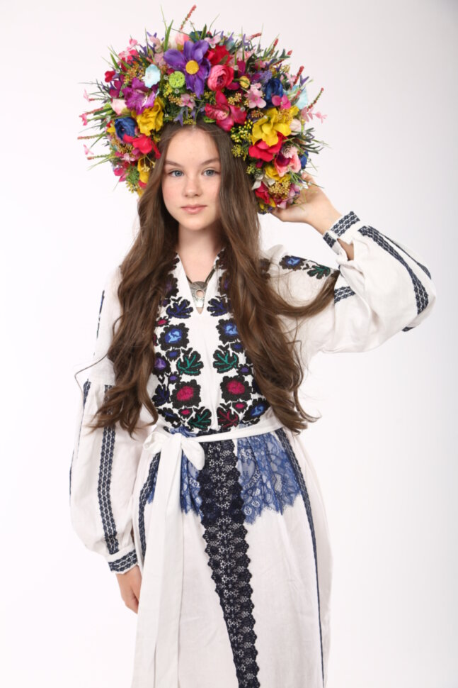 Вишита сукня "Вишукана"