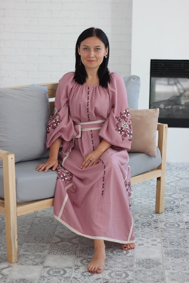 Вишита сукня "Пелюсток рози"
