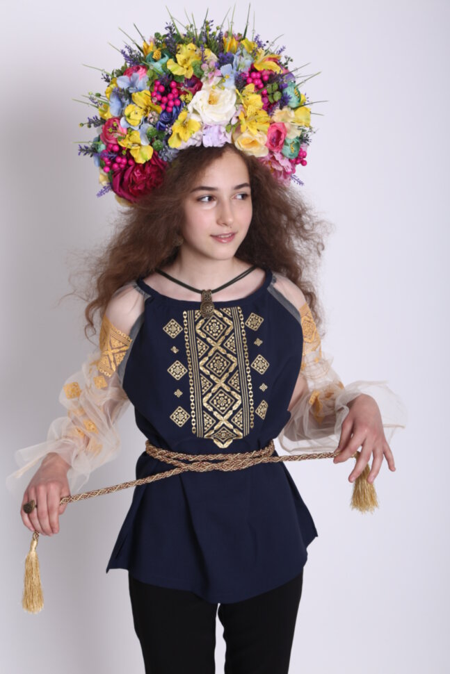 Вишиванка "Загадкова"