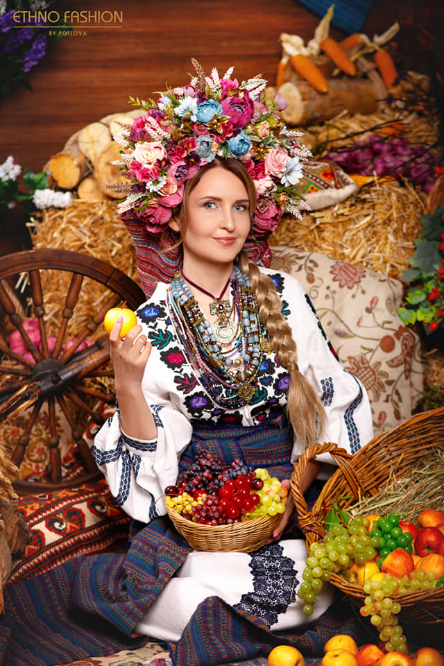 Вишита сукня "Вишукана"