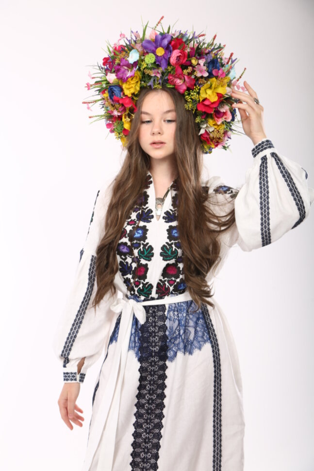 Вишита сукня "Вишукана"