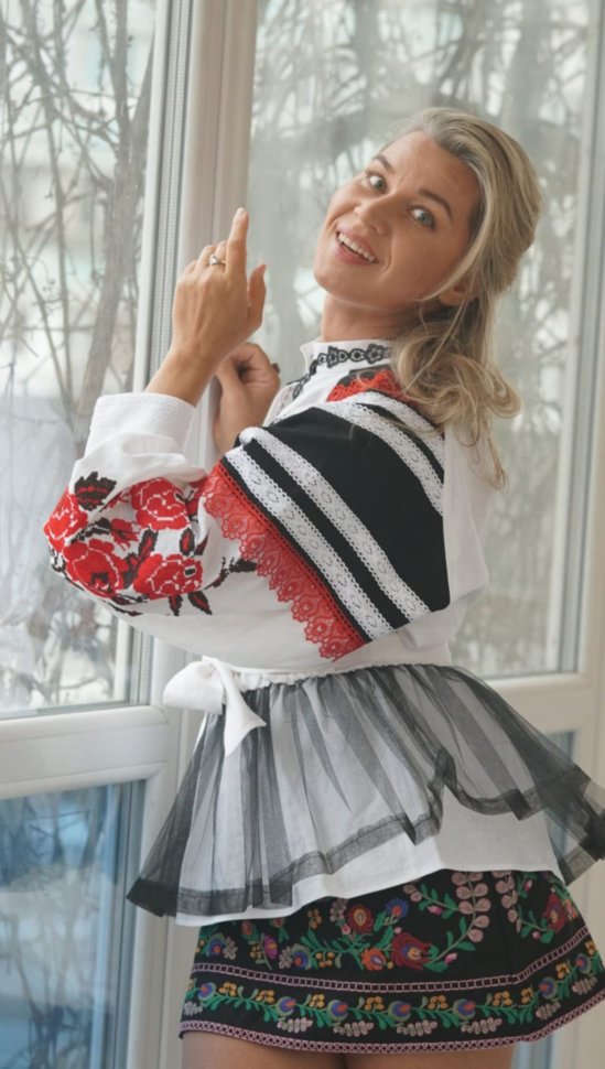 Вишиванка "Зимовий квітка"